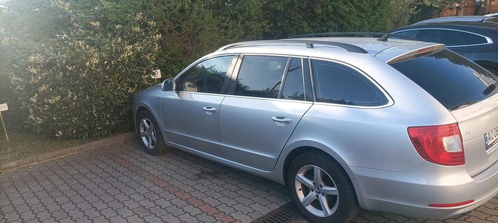 Продам škoda superb