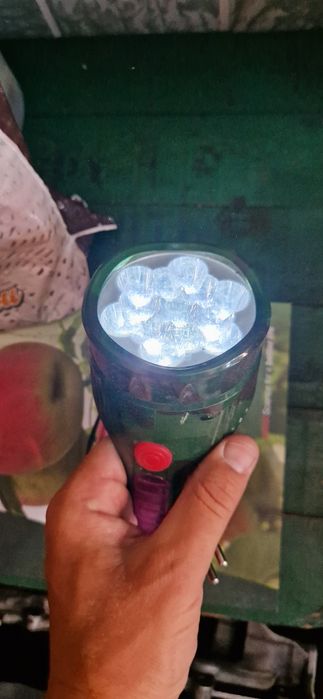 Продам фонарик світодіодний