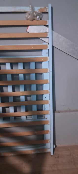 Продам детскую кровать с матрасом