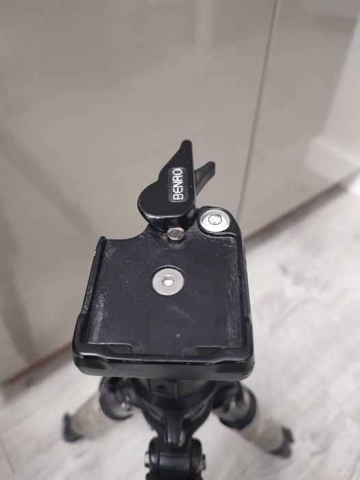 Statyw Benro w stanie idealnym + adapter mocujący stalowy