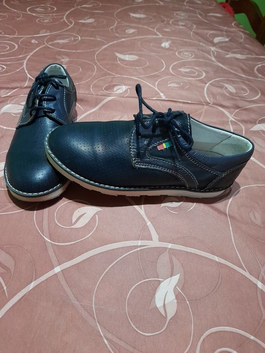 Calçado para menino tamanho 34