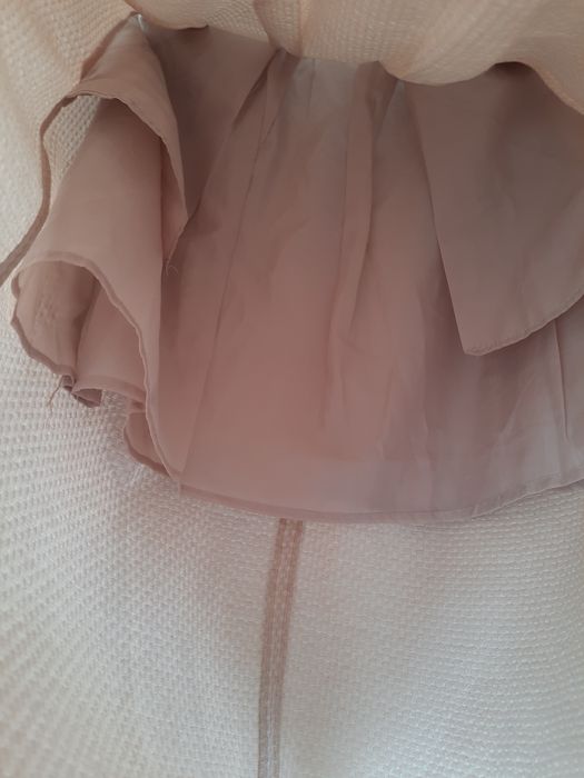 Spódnica pudrowa pudroworóżowa w kontrafałdy M 38 H&M