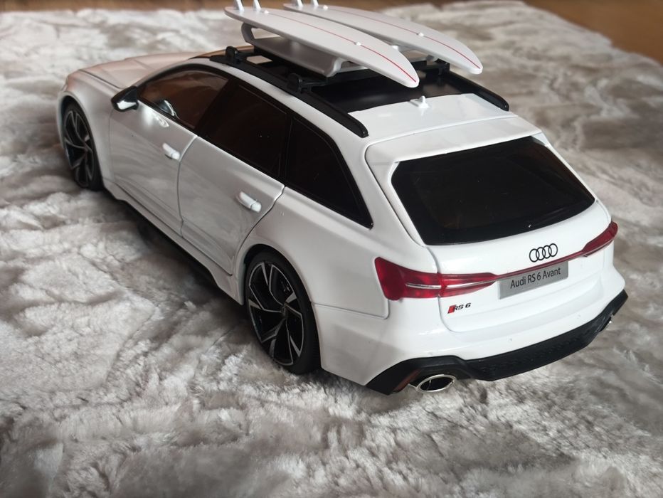 Model Audi rs6 1:18