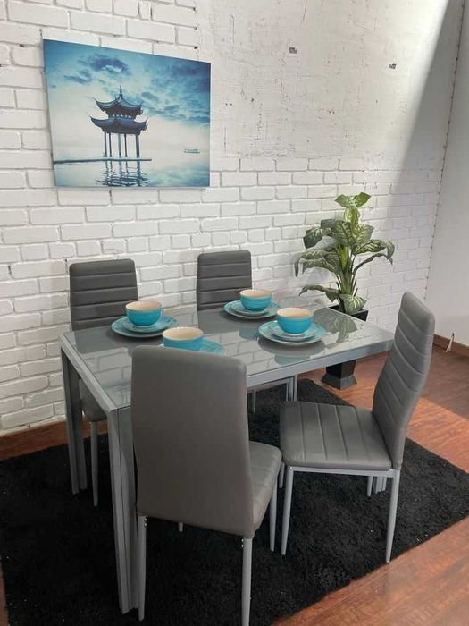 mesa de vidro e 4 cadeiras portes grátis