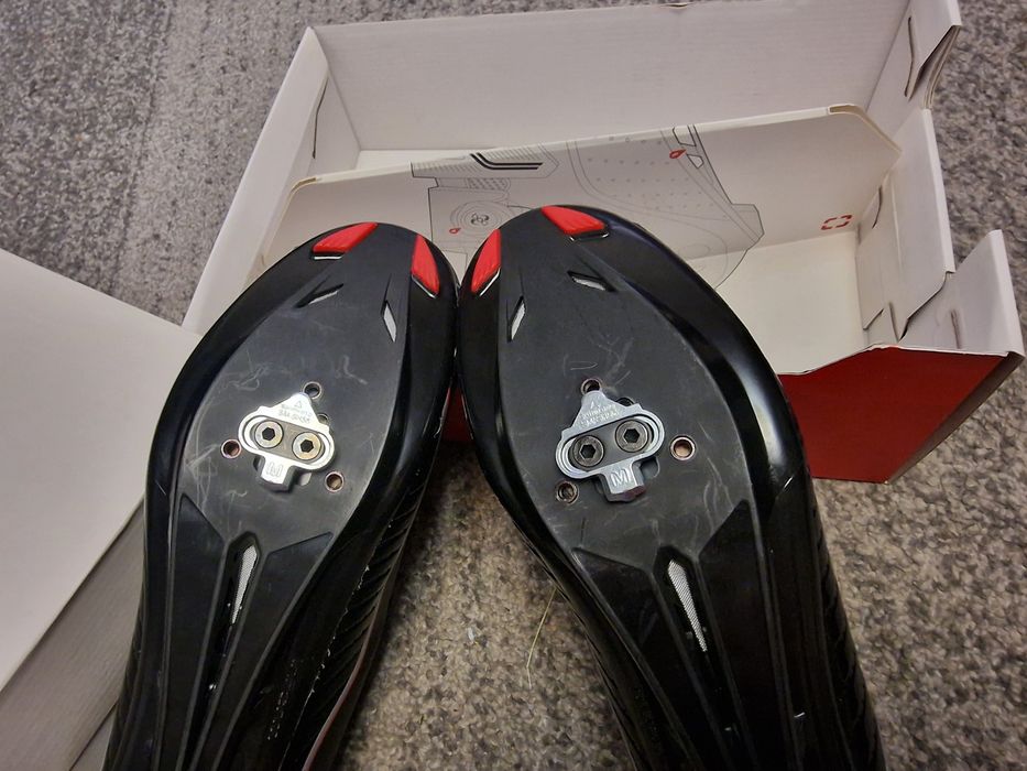 Bontrager Circuit 47eu, 30,3cm czarne