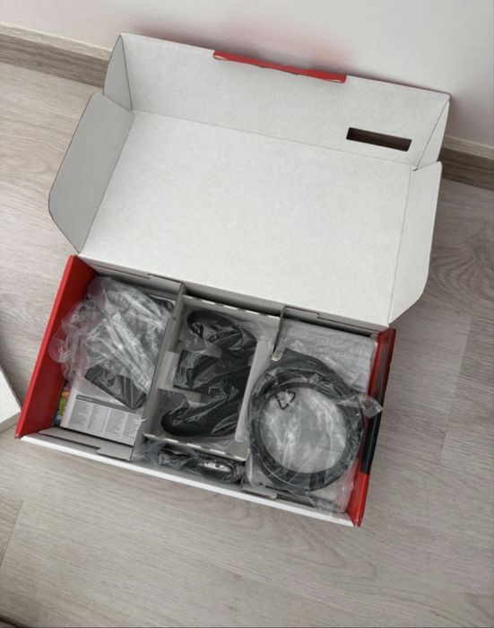 Nintendo Switch  + 2 jogos + bolsa transporte + Comando karts