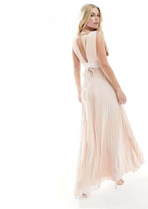 Сукня ASOS.