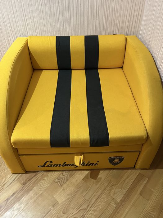 Крісло-ліжко, кровать, крісло-трансформер.