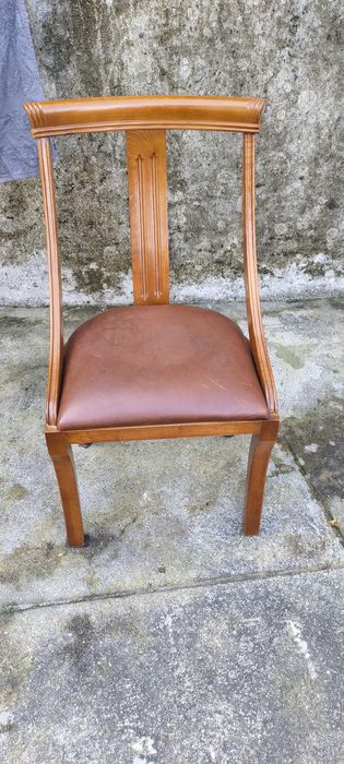 Mesa de Jantar em Madeira com seis Cadeiras