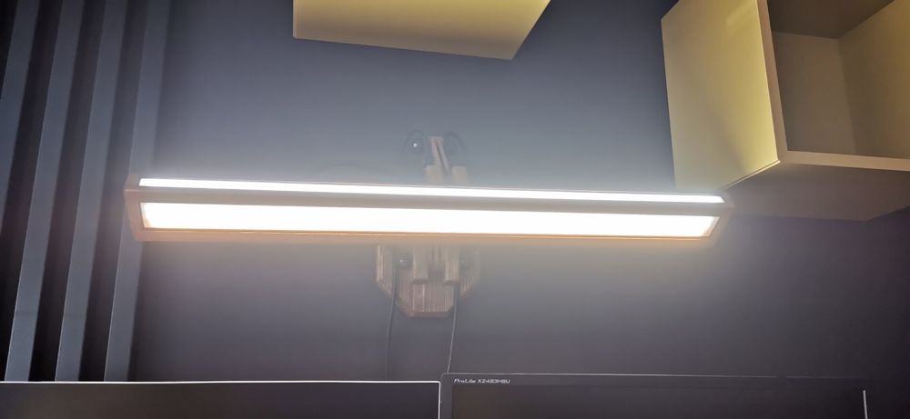 Lampa nad biurko - ręczna robota - idealna do telekonferencji