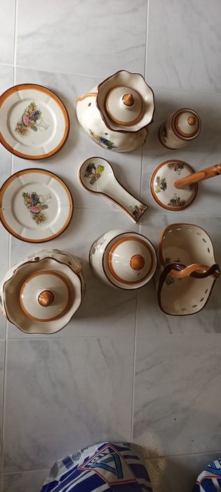 Peças de porcelana antigas