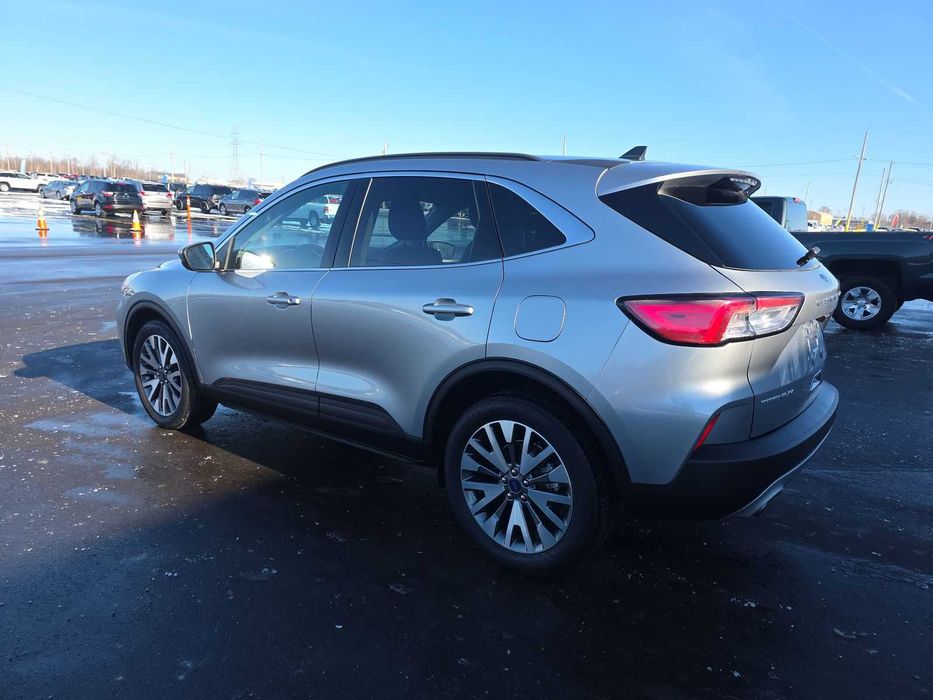2022 Ford Escape Hybrid Titanium