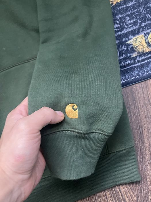 зелене худі carhartt