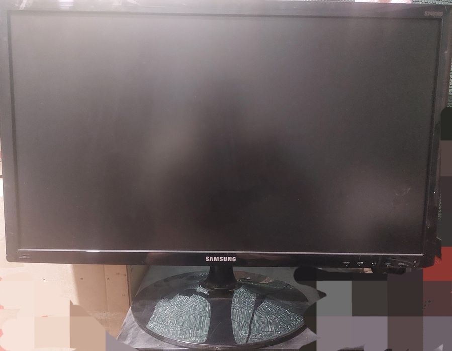24-дюймовий Full HD монітор Samsung S24D300HS