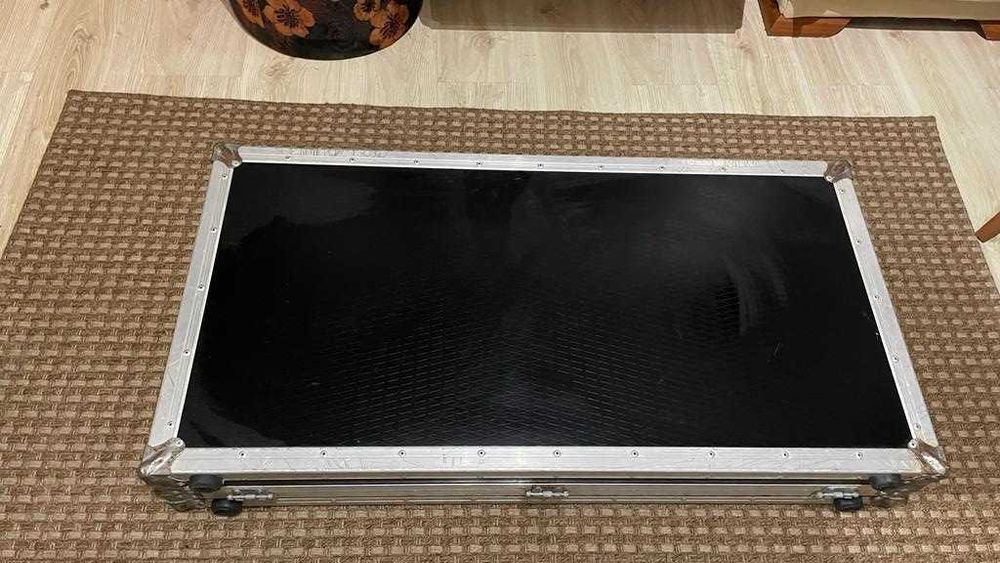 Vendo Pedalboard Case muito Robusta