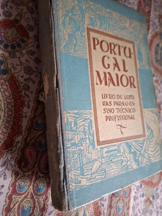 Antigo livro de leitura para o ensino técnico profissional