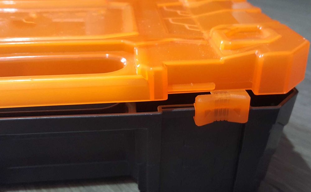 Ящик контейнер органайзер пластиковый для инструмента деталей: 160 грн ...