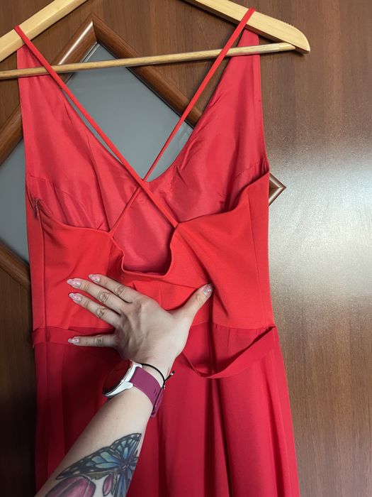 Czerwona sukienka dluga