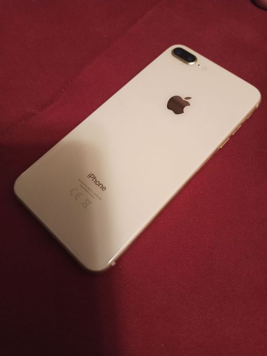 IPhone 8+ на 64Гб