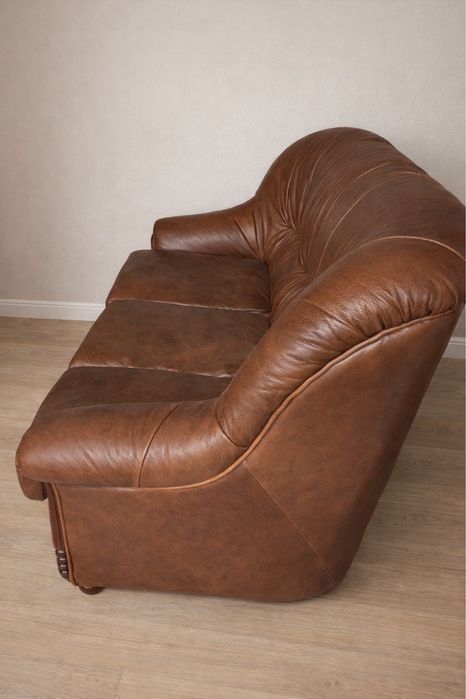 Conjunto de Sofás em Pele Natural e Mogno – Excelente Estado