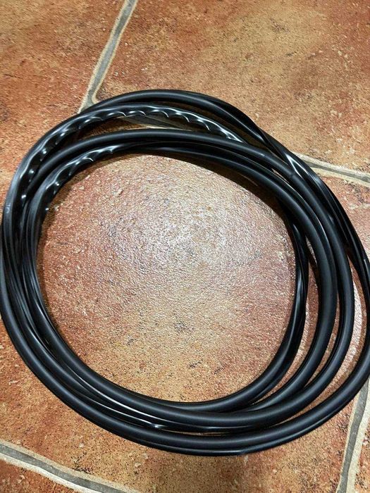 Новый Уплотнитель заднего стекла Kia Spectra 2001-2011 Оригинал