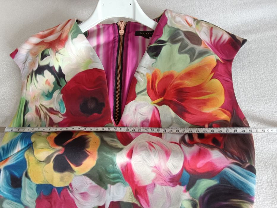 Vestido Ted Beker novo