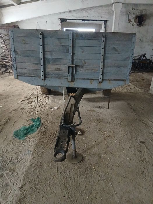 Тракторний одновісний прицеп