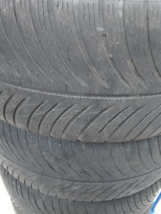 Cena za 4 Opony zimowe 235/50r18 MICHELIN