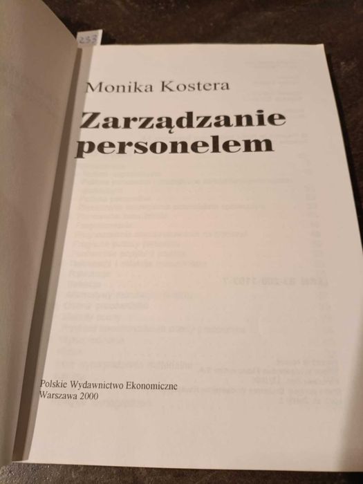 Zarządzenie personelem - Monika Kostera