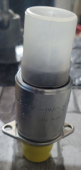 Válvula Solenoide Transmissão ZF 0501310470 - Nova (24V)