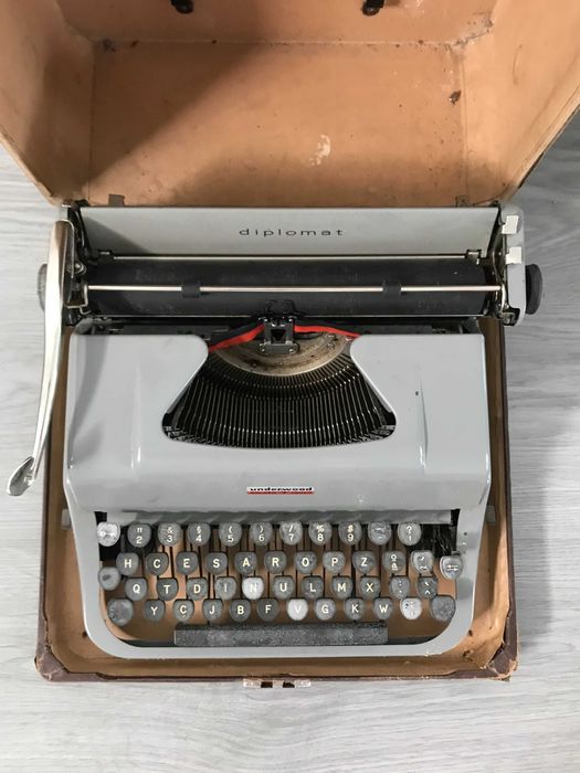 Máquina de escrever Underwood Golden Touch