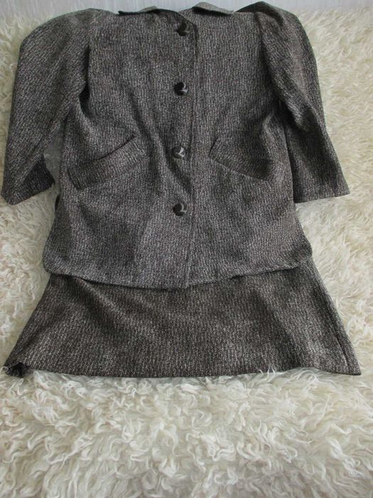 Brązowy dwuczęściowy , jesienno-wiosenny kostium- garsonka w rozm. 4XL.