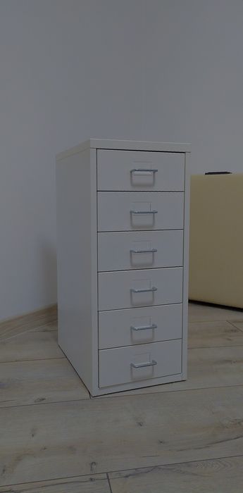 меблі для майстра манікюру/ бровіста/ масажиста/ Ukrestet/ IKEA HELMER