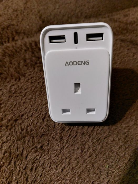 Adapter podróżny 6w1