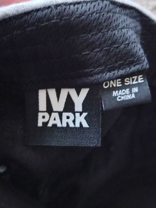 Czapka z daszkiem IVY PARK