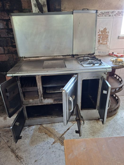 Fogão de lenha Inox com 2 bocas de gás em bom estado