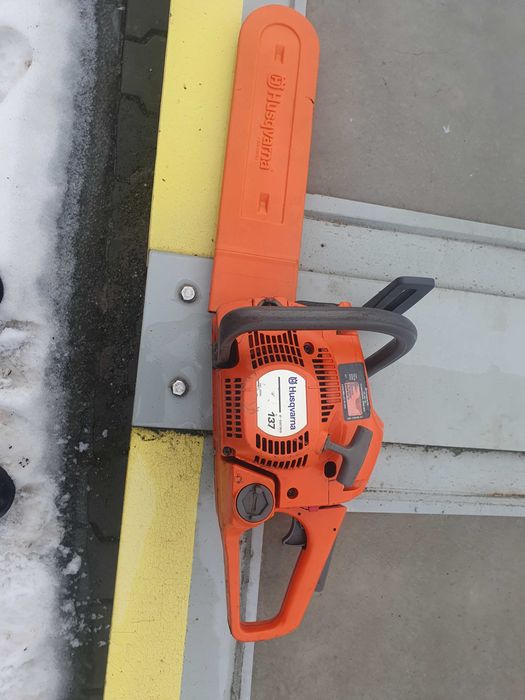 Piła Husqvarna 137,   sprawna 2,2 KM