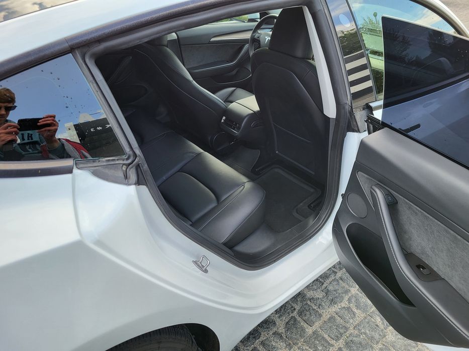 Tesla Model 3 RWD, 2023 — 31 000 км