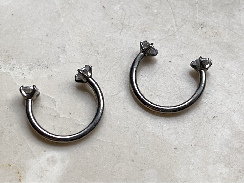 Unisex kolczyk 10 mm piercing 16 G kółko podkówka Tytan