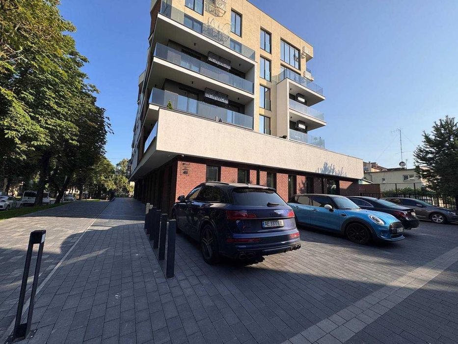 БЕЗ КОМІСІЇ ПРОДАЖ КОМЕРЦІЇ в зданій новобудові вул.Окружна,43