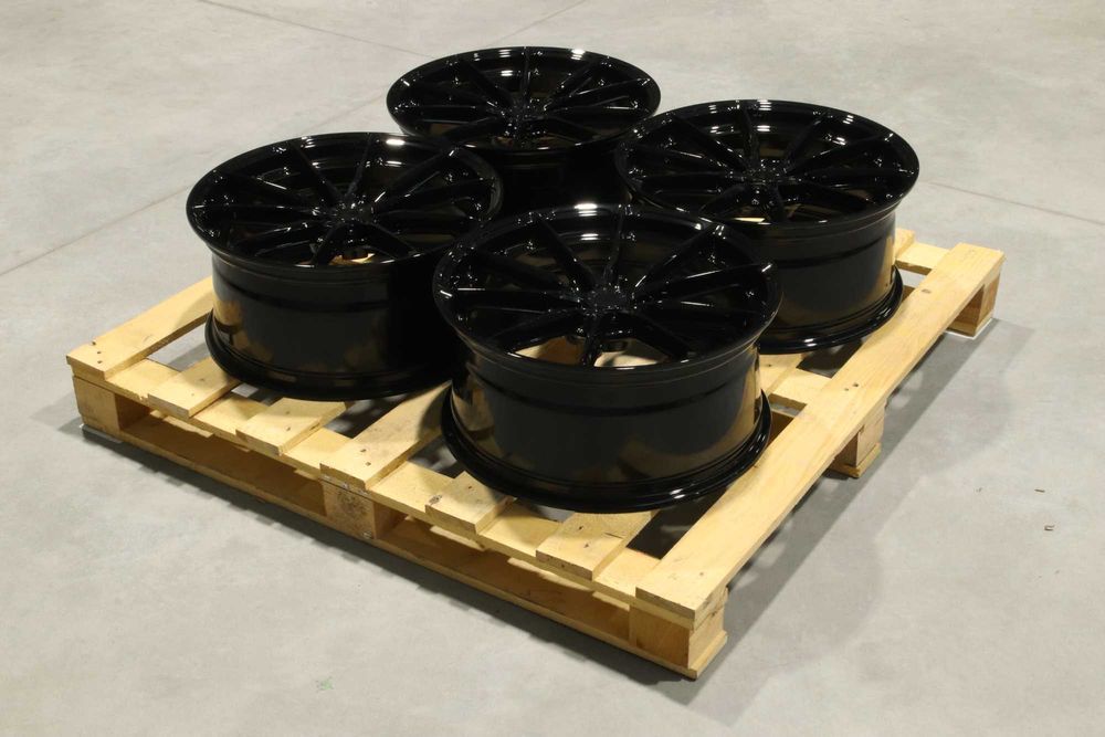 OUTLET! Felgi Japan Racing JR37 19x8,5 ET35 5x112 Gloss Black