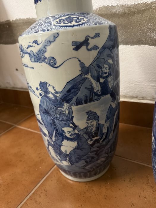 Vasos com desenhos chineses