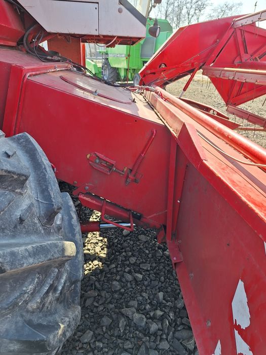 Комбайн Massey Ferguson 20 XP