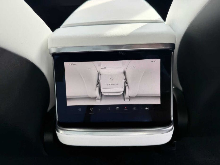 Tesla Model S      2022