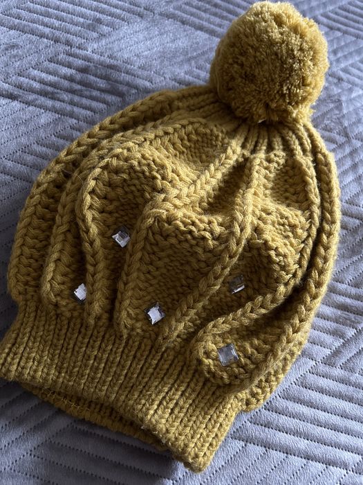 Żółta czapka, ja nowa!