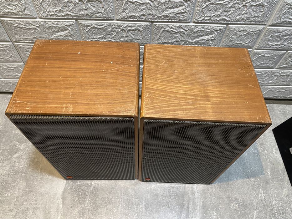 Корпуса від різних АС