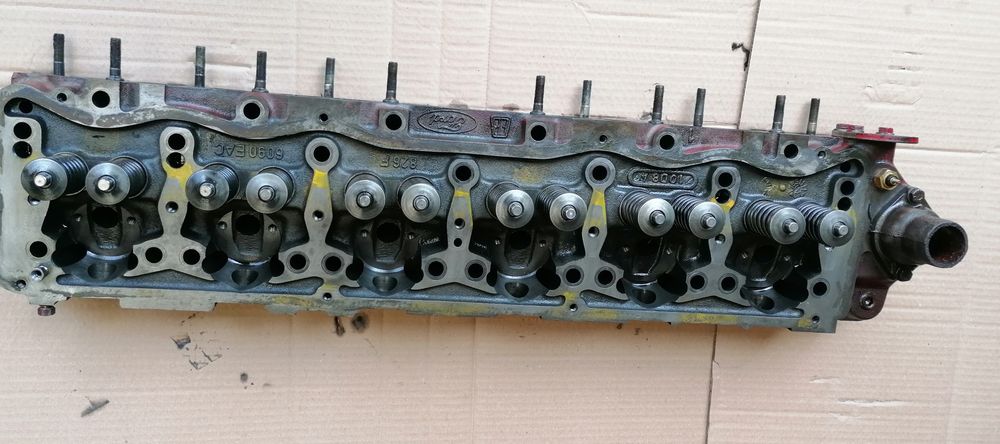 Głowica Ford 2725e, 2715e, New Holland 1540,1530,8040,8050,8060,Claas