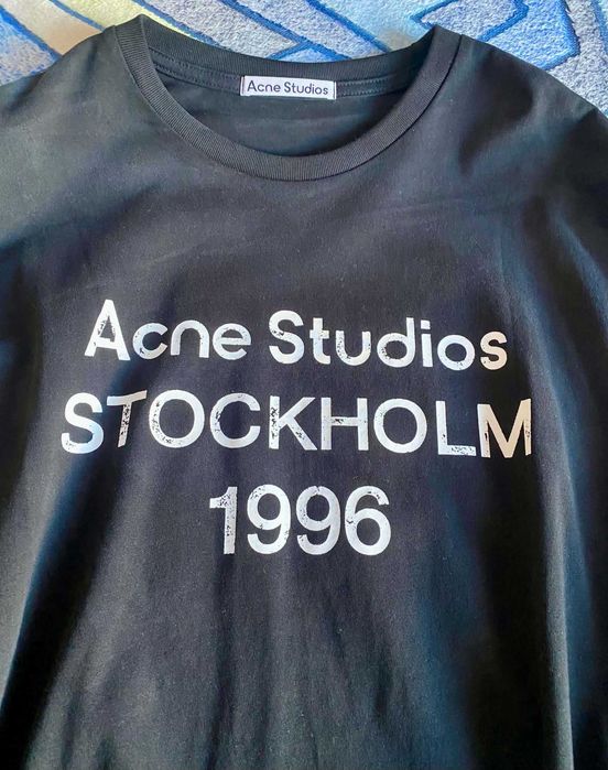 Жіночий лонг Acne Studios, колір чорний з потертосями