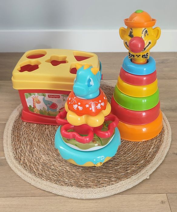 Zestaw zabawek piramidka Dumel, wiaderko Fisher Price