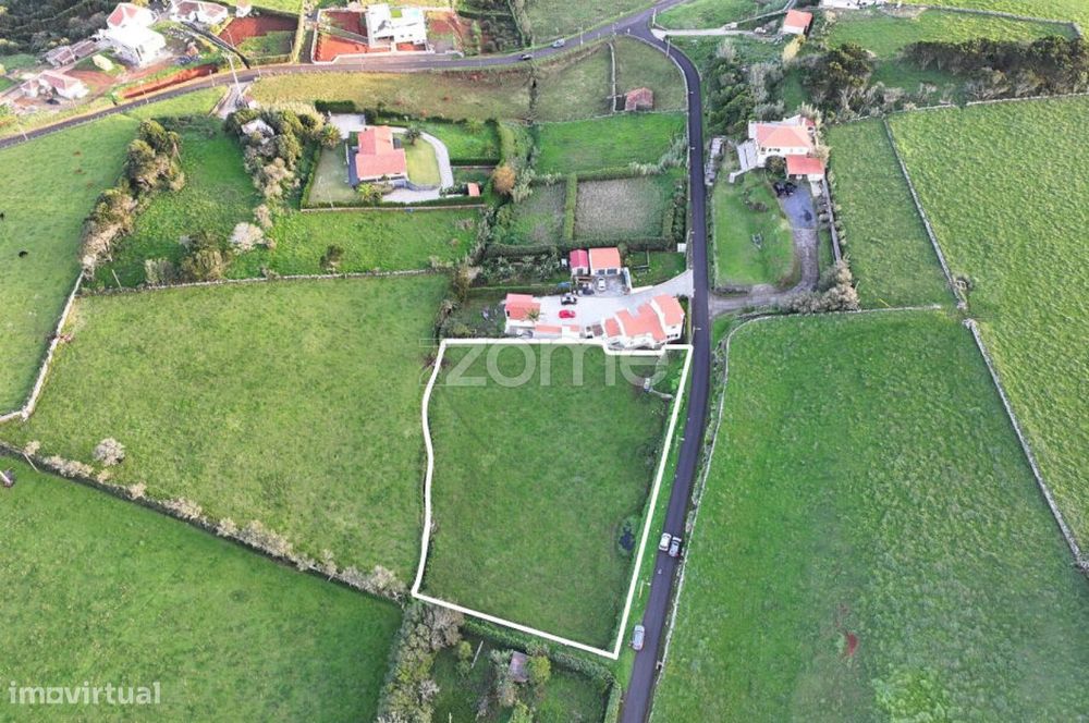 Terreno, Vila do Porto